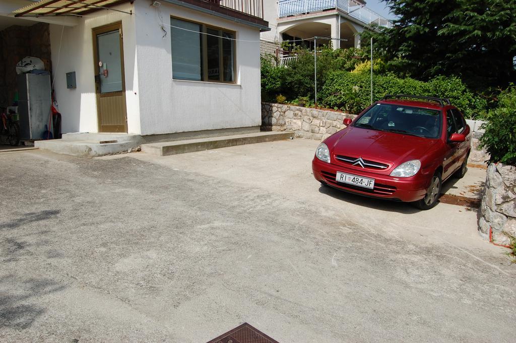 Apartments Dida By El-Pi Tours Njivice Exterior photo